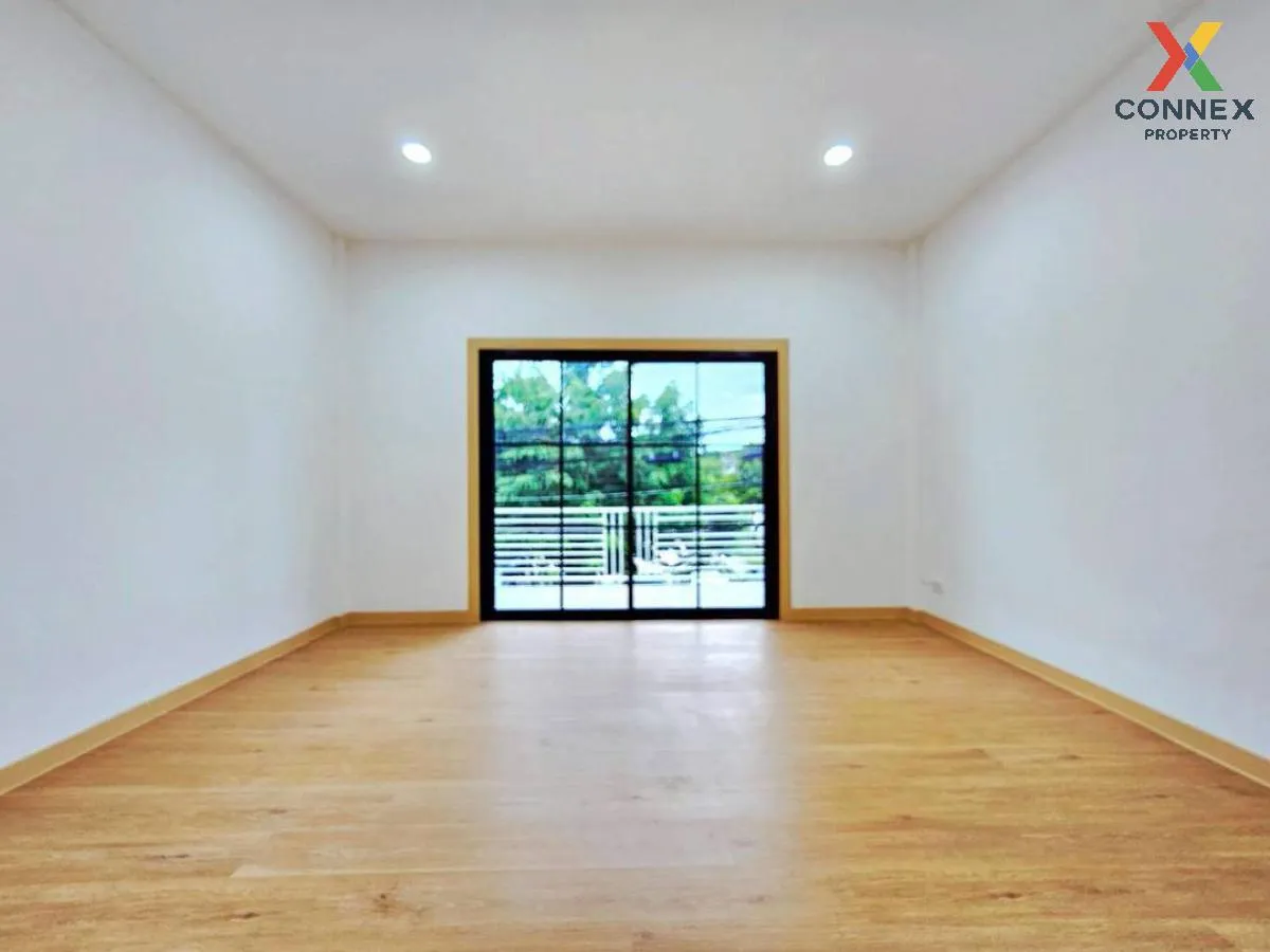 For Sale Townhouse/Townhome  , Baan Manawadee , newly renovated ,