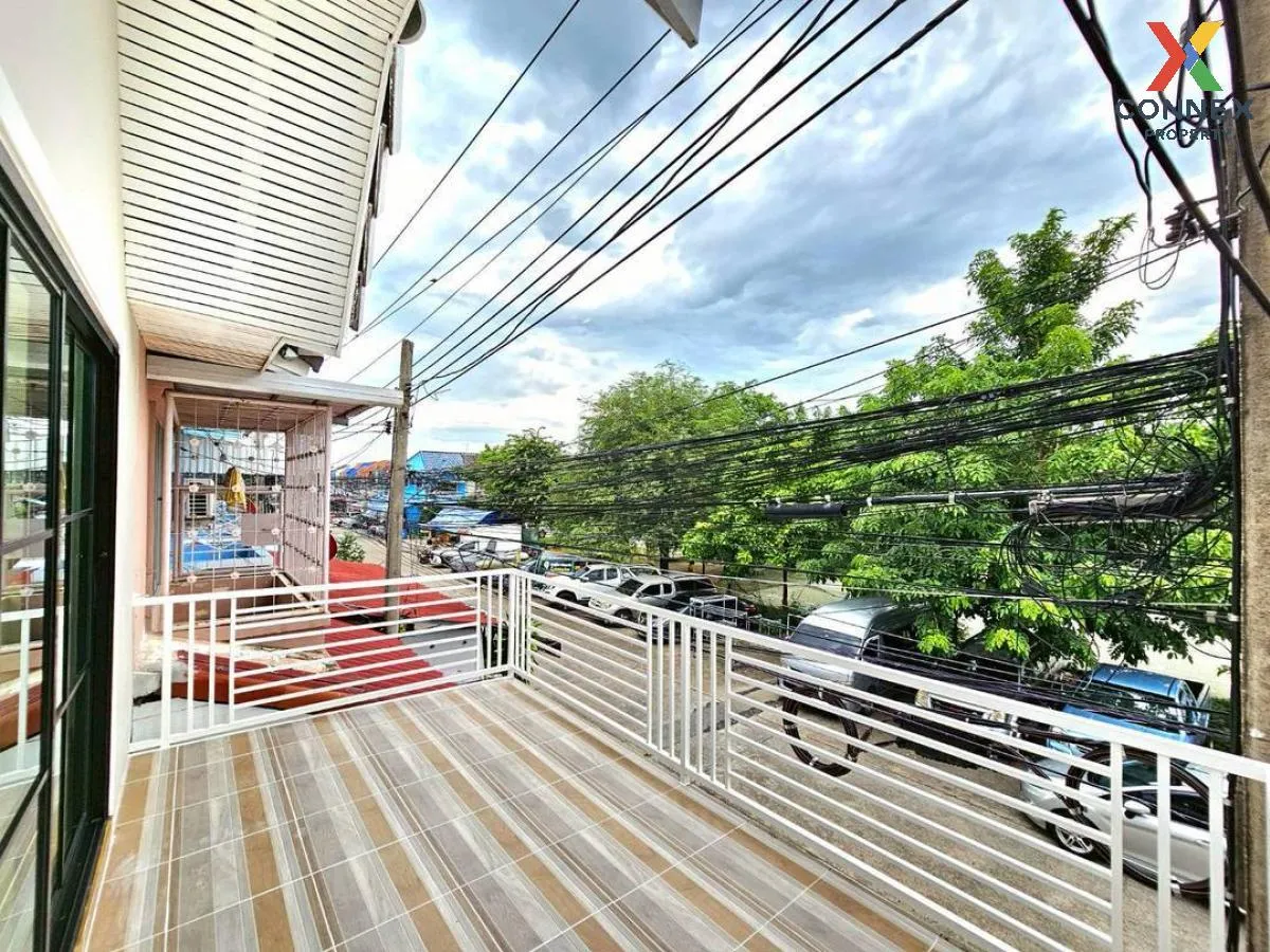 For Sale Townhouse/Townhome  , Baan Manawadee , newly renovated ,