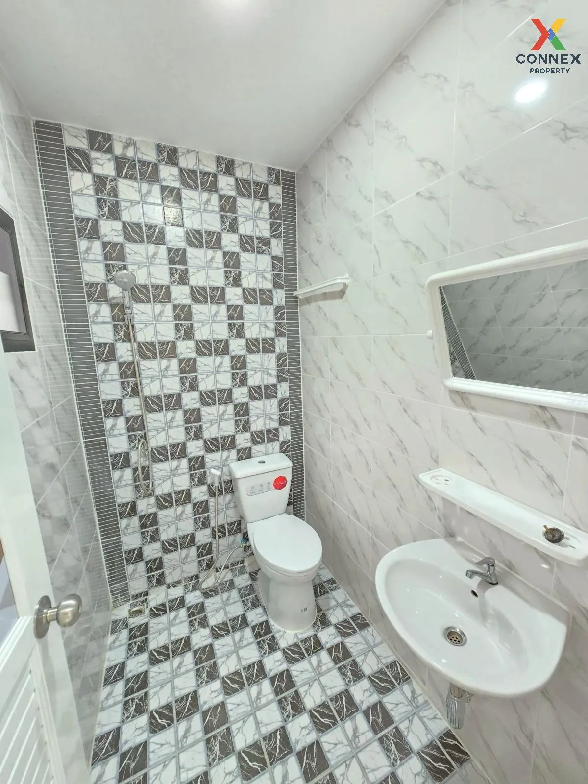For Sale Townhouse/Townhome  , Lert Ubon Lam Luk Ka Khlong 5 , Bu