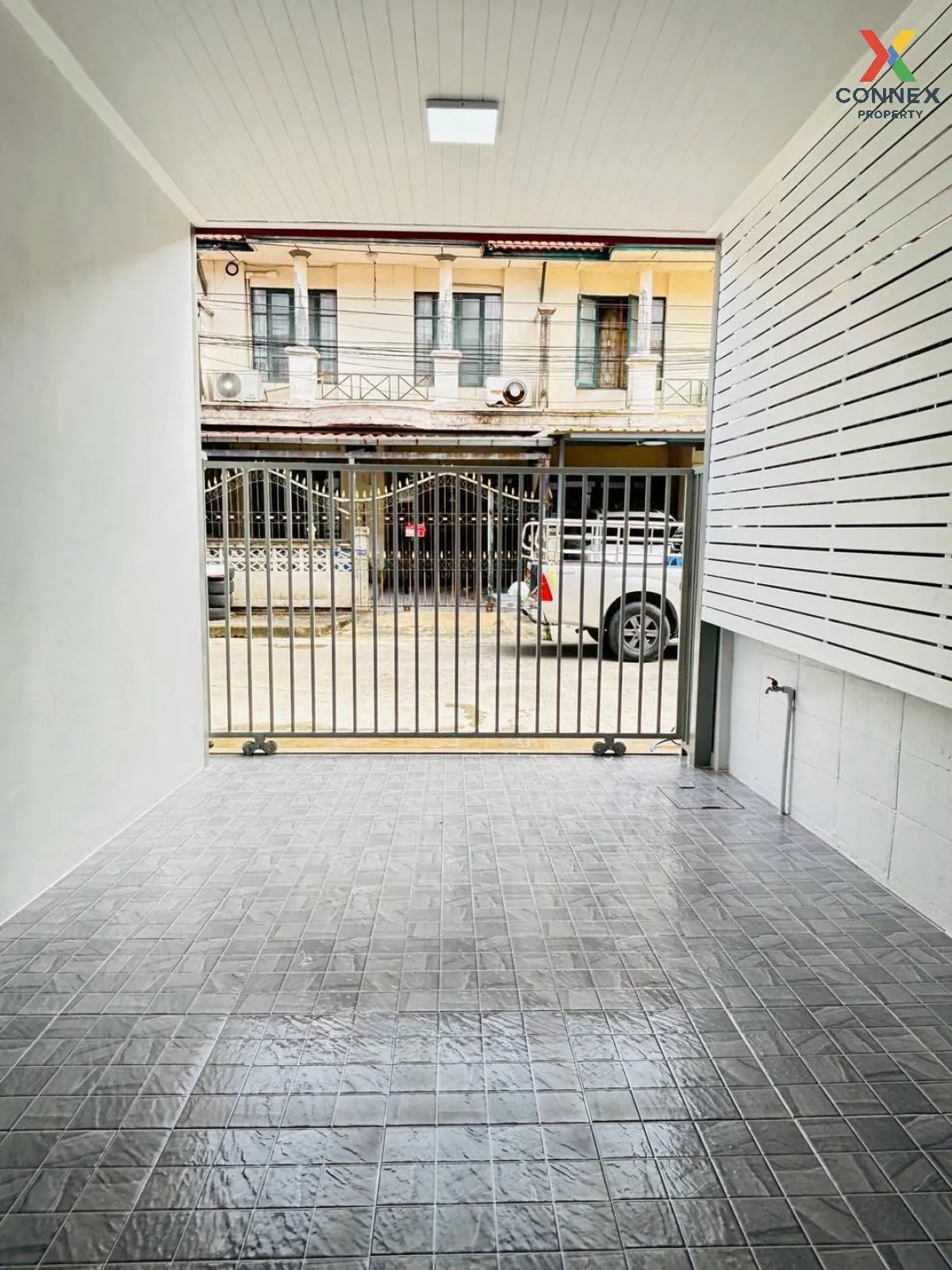ขายทาวน์เฮ้าส์/ทาวน์โฮม  บ้านบัวทอง 4 บ้านกล้วย-ไทรน้อย รีโนเวทให 4