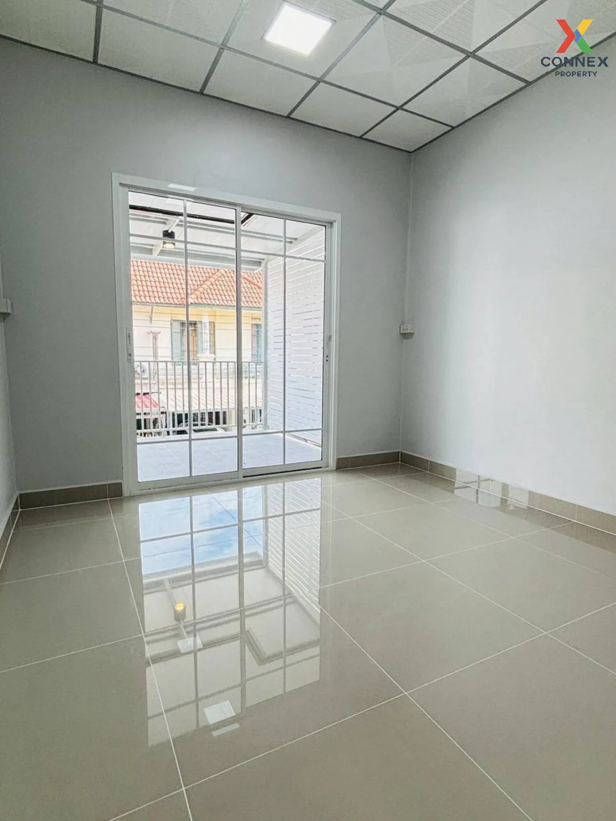 ขายทาวน์เฮ้าส์/ทาวน์โฮม  บ้านบัวทอง 4 บ้านกล้วย-ไทรน้อย รีโนเวทให