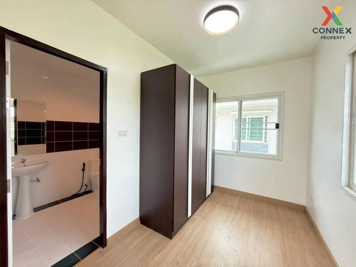 For Sale House , The Living 1 Baan Kluay - Sai Noi , wide frontag