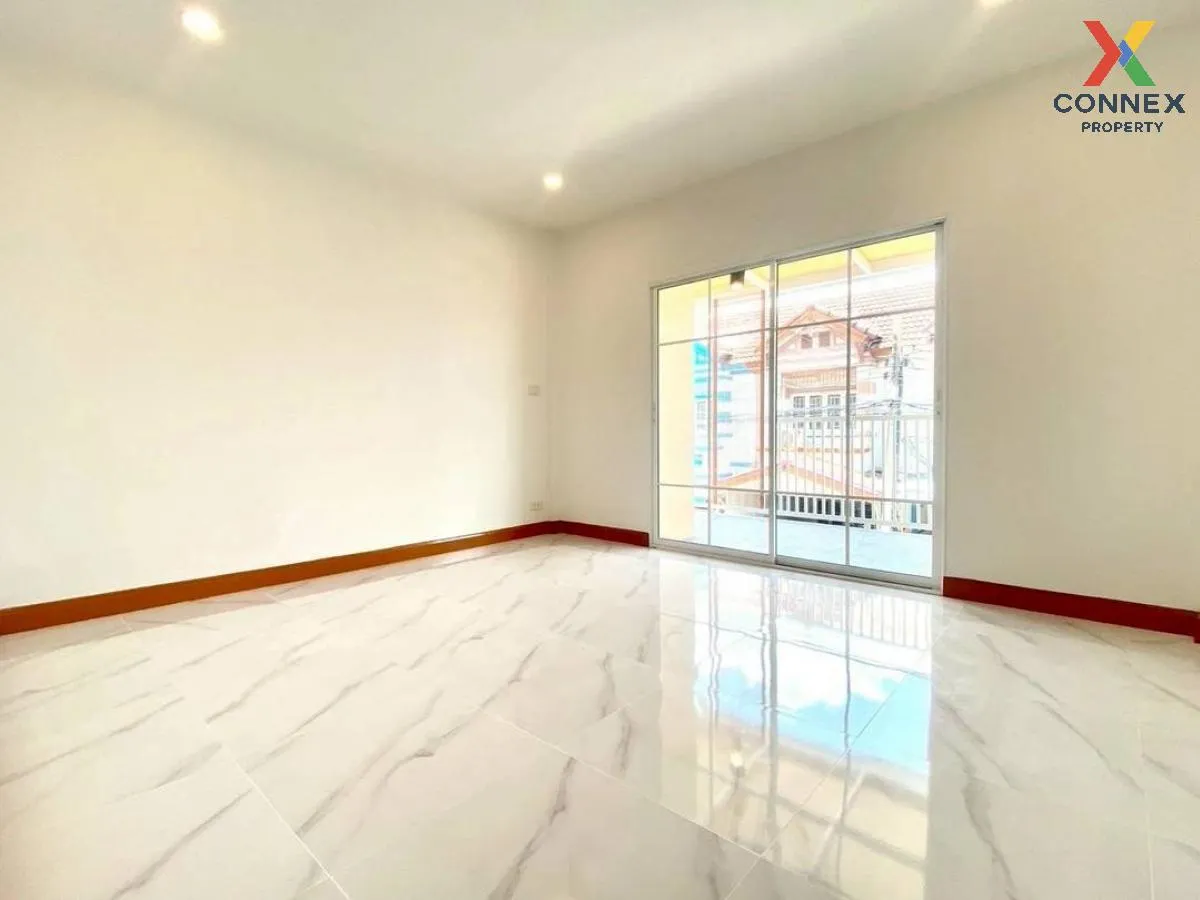ขายทาวน์เฮ้าส์/ทาวน์โฮม  บ้านปิยวรารมย์ 1 รีโนเวทใหม่ บางบัวทอง บ