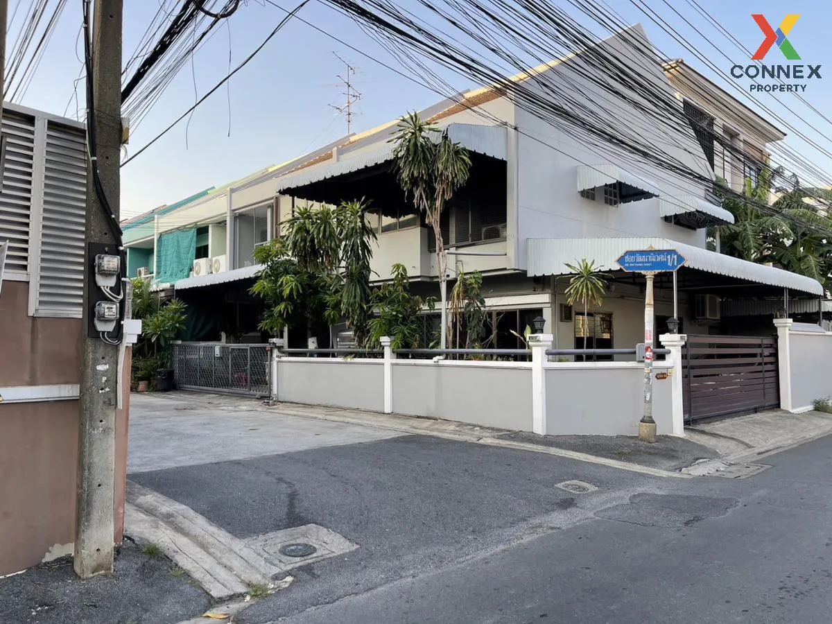 For Sale Townhouse/Townhome  , Wattananivet , Sam Saen Nok , Huai 4