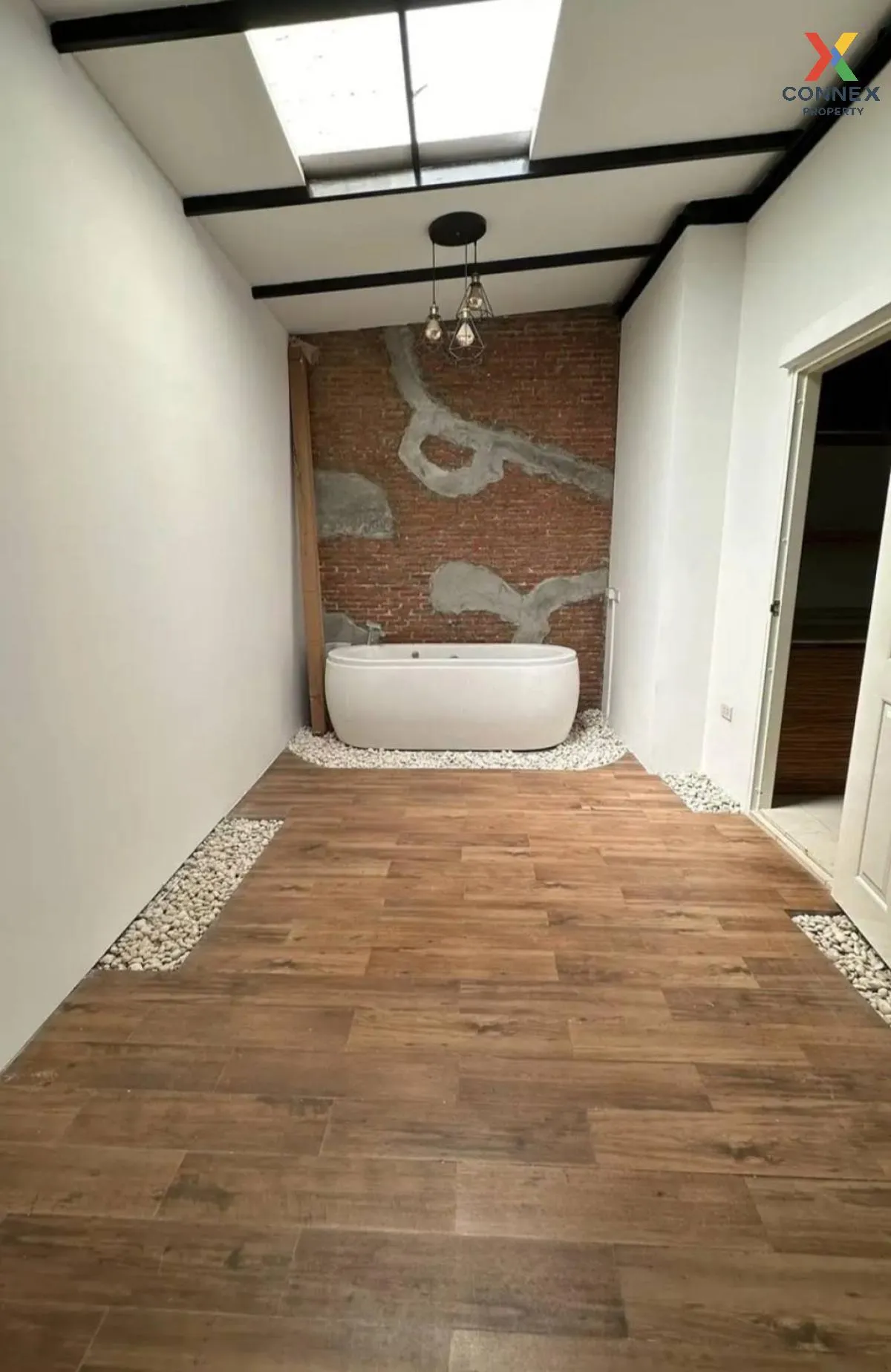 For Sale House , Perfect Place Rattanathibet , wide frontage , Sa