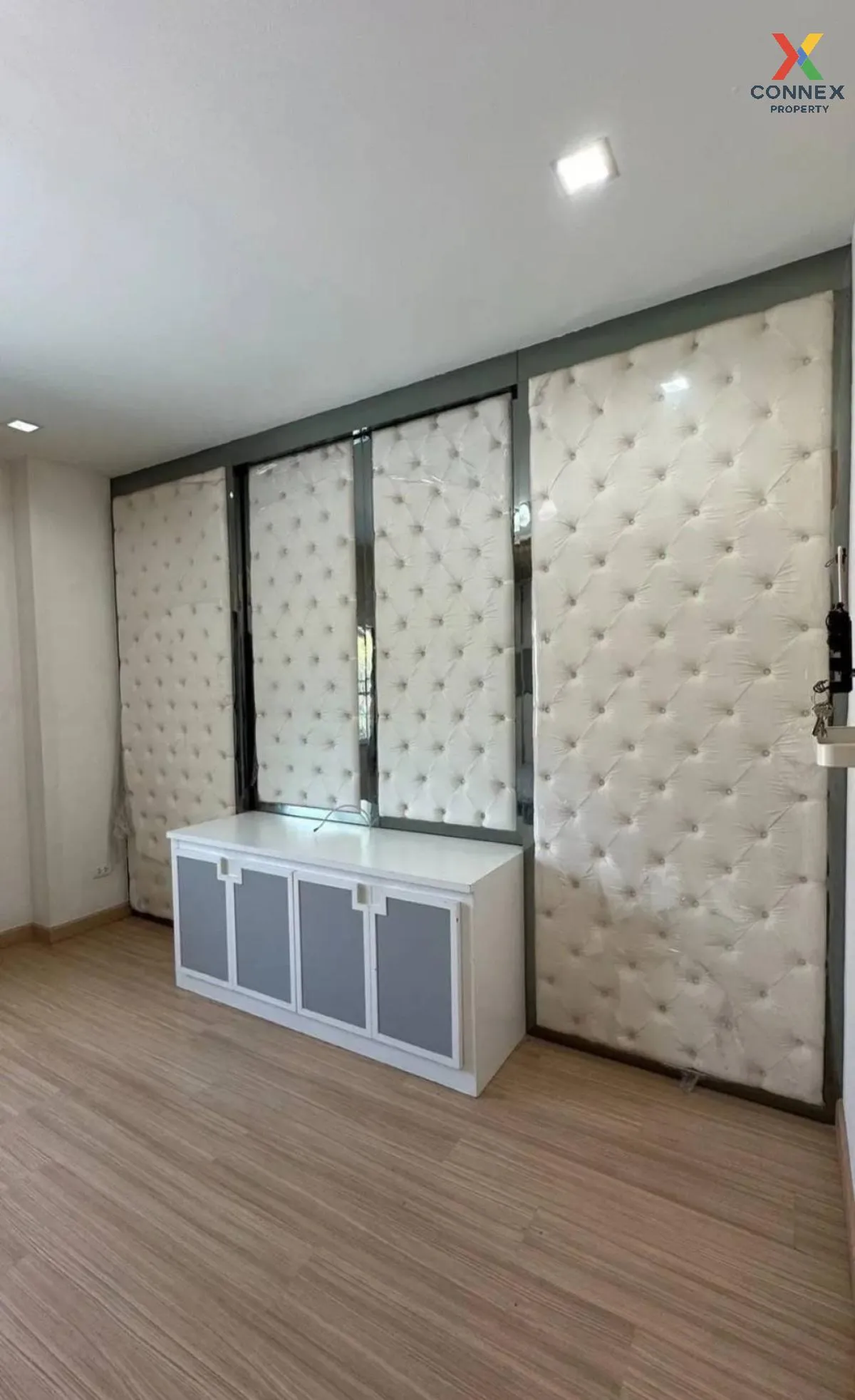 For Sale House , Perfect Place Rattanathibet , wide frontage , Sa