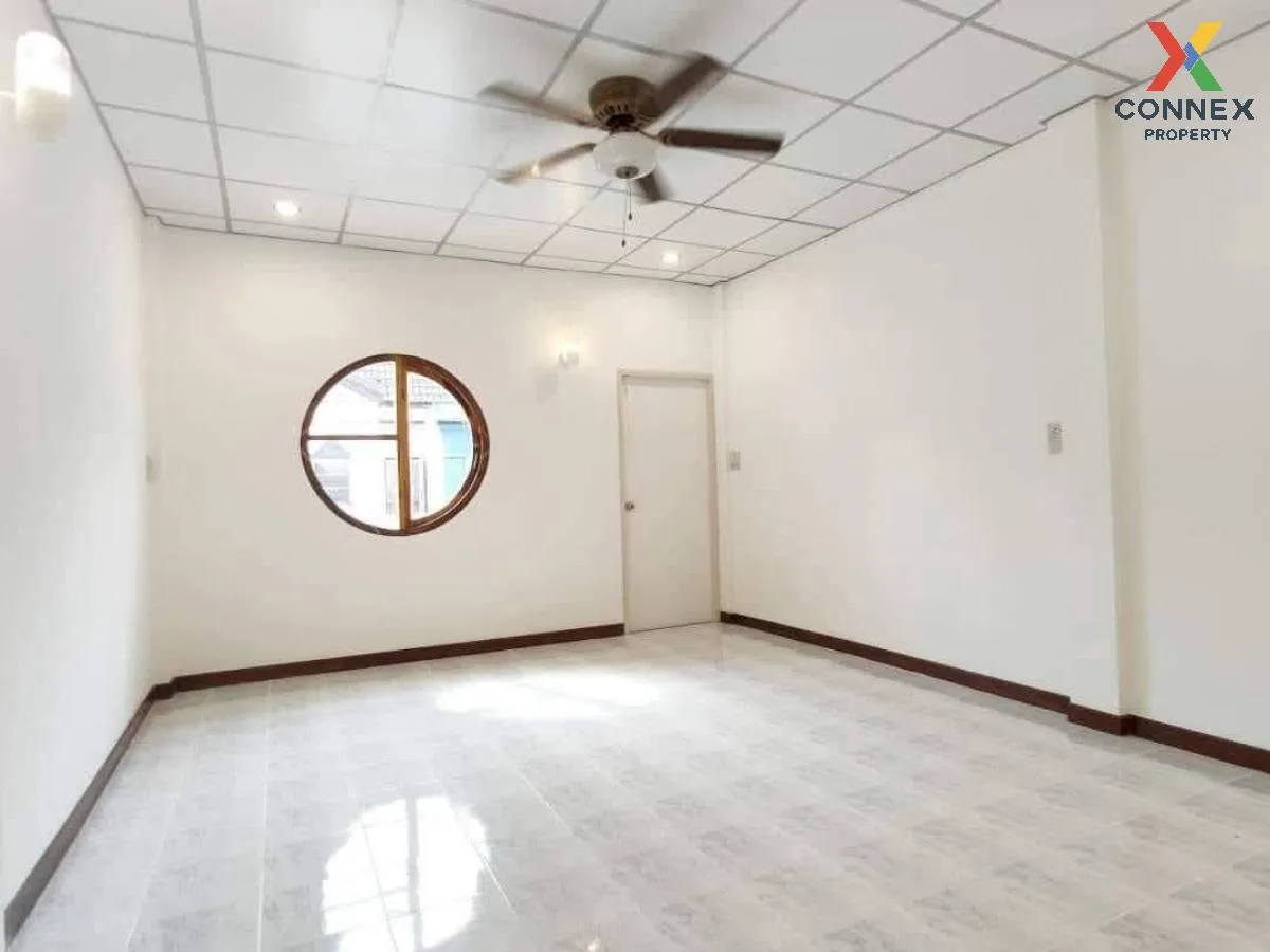 For Sale Townhouse/Townhome  , Baan Suan Than Village , newly ren