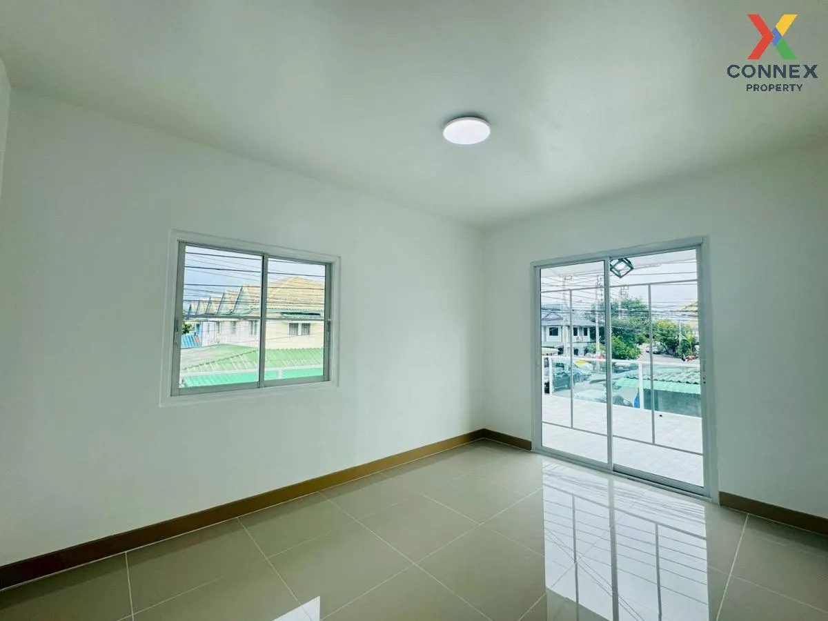 For Sale Townhouse/Townhome  , Pruksa 30 Baan Kluay-Sai Noi , new