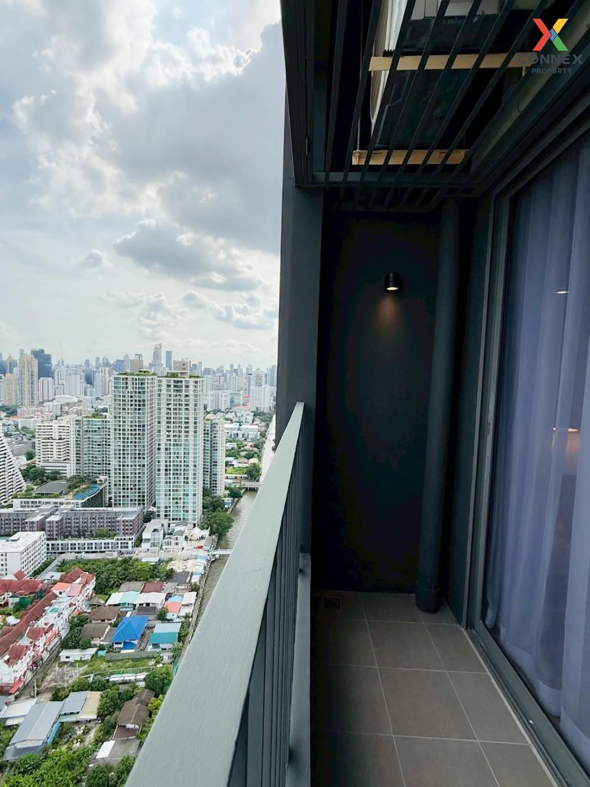 เช่าคอนโด  คลาวด์ ทองหล่อ-เพชรบุรี MRT-เพชรบุรี บางกะปิ เขต ห้วยข