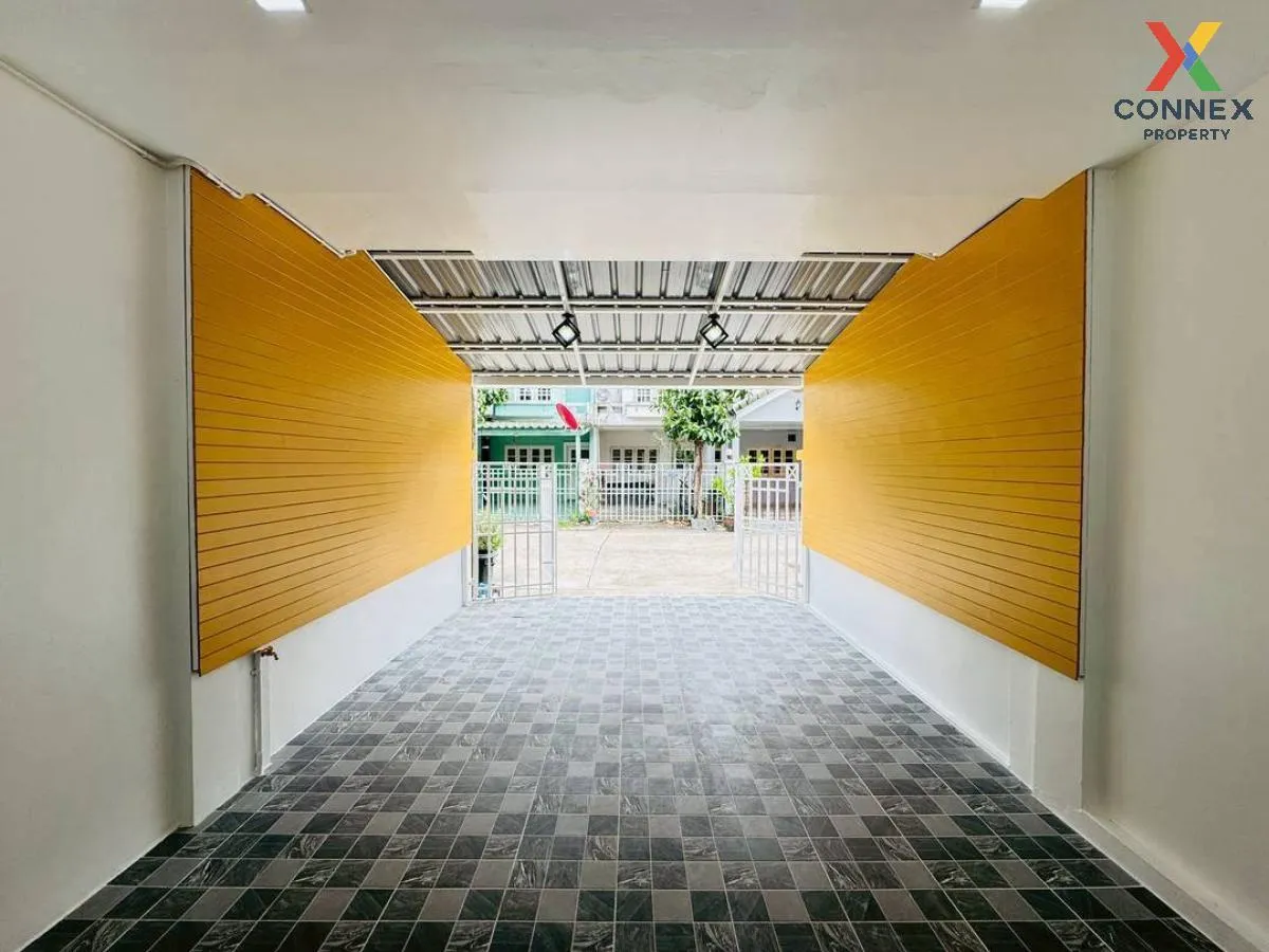 For Sale Townhouse/Townhome  , The Emerald Park 3 , Bang Phlap ,  4