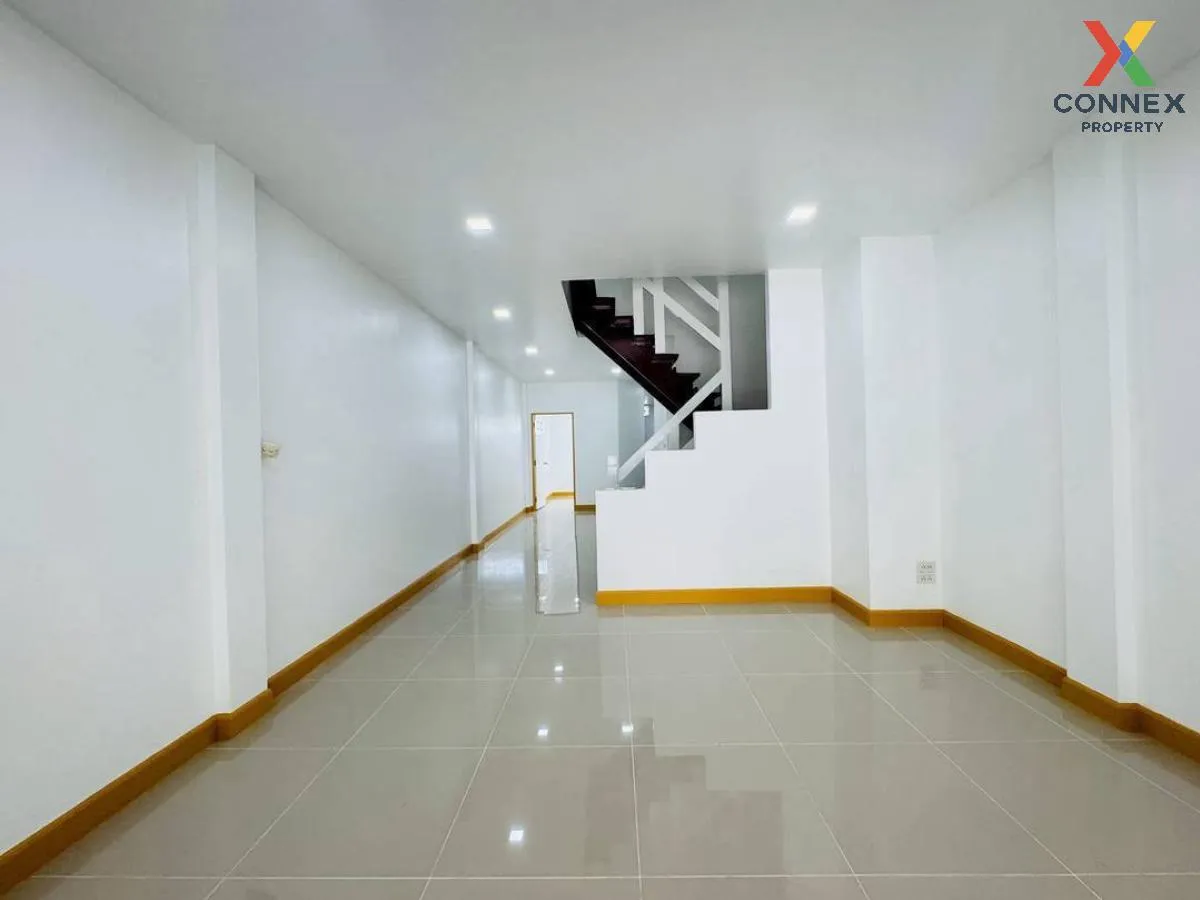 For Sale Townhouse/Townhome  , The Emerald Park 3 , Bang Phlap , 