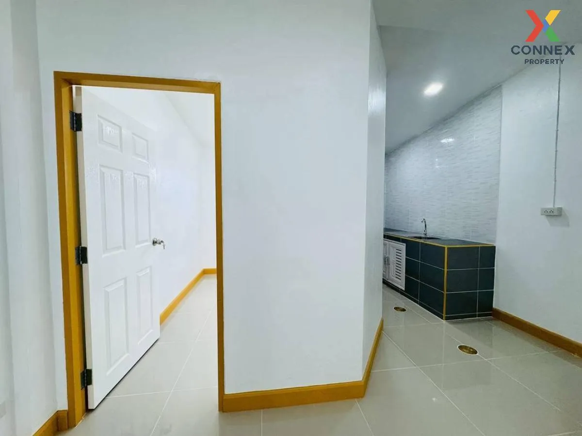 For Sale Townhouse/Townhome  , The Emerald Park 3 , Bang Phlap , 