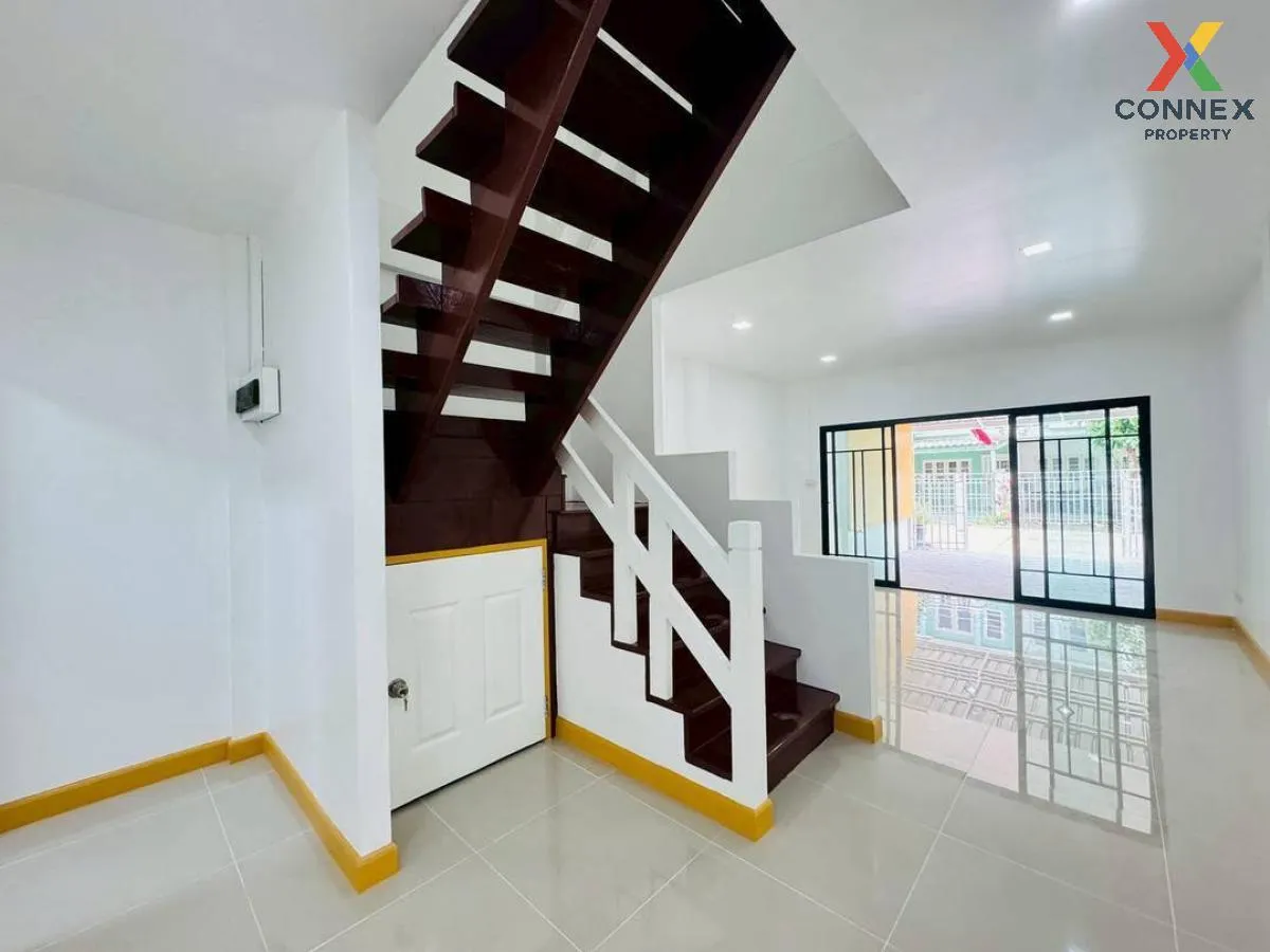 For Sale Townhouse/Townhome  , The Emerald Park 3 , Bang Phlap , 