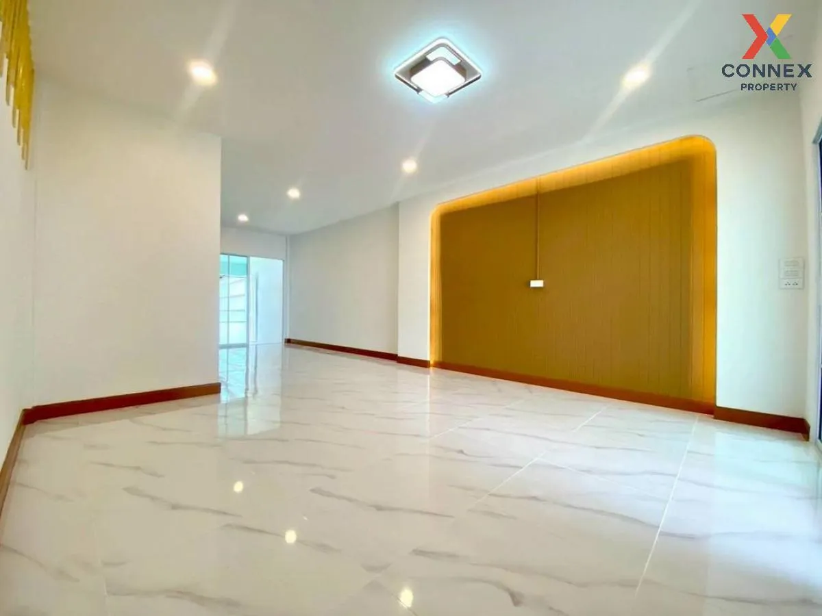 For Sale Townhouse/Townhome  , Baan Manawadee , Bang Khu Rat , Ba 3