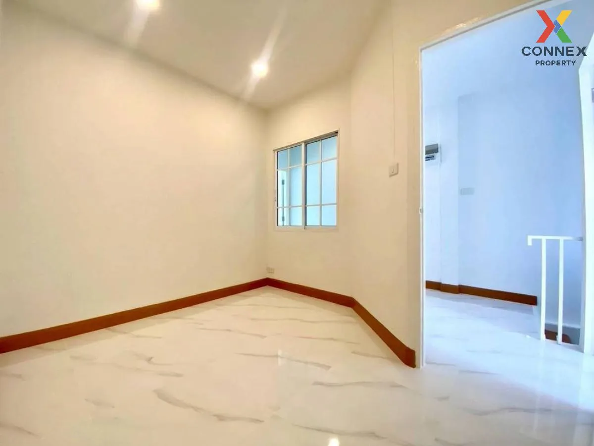 For Sale Townhouse/Townhome  , Baan Manawadee , Bang Khu Rat , Ba