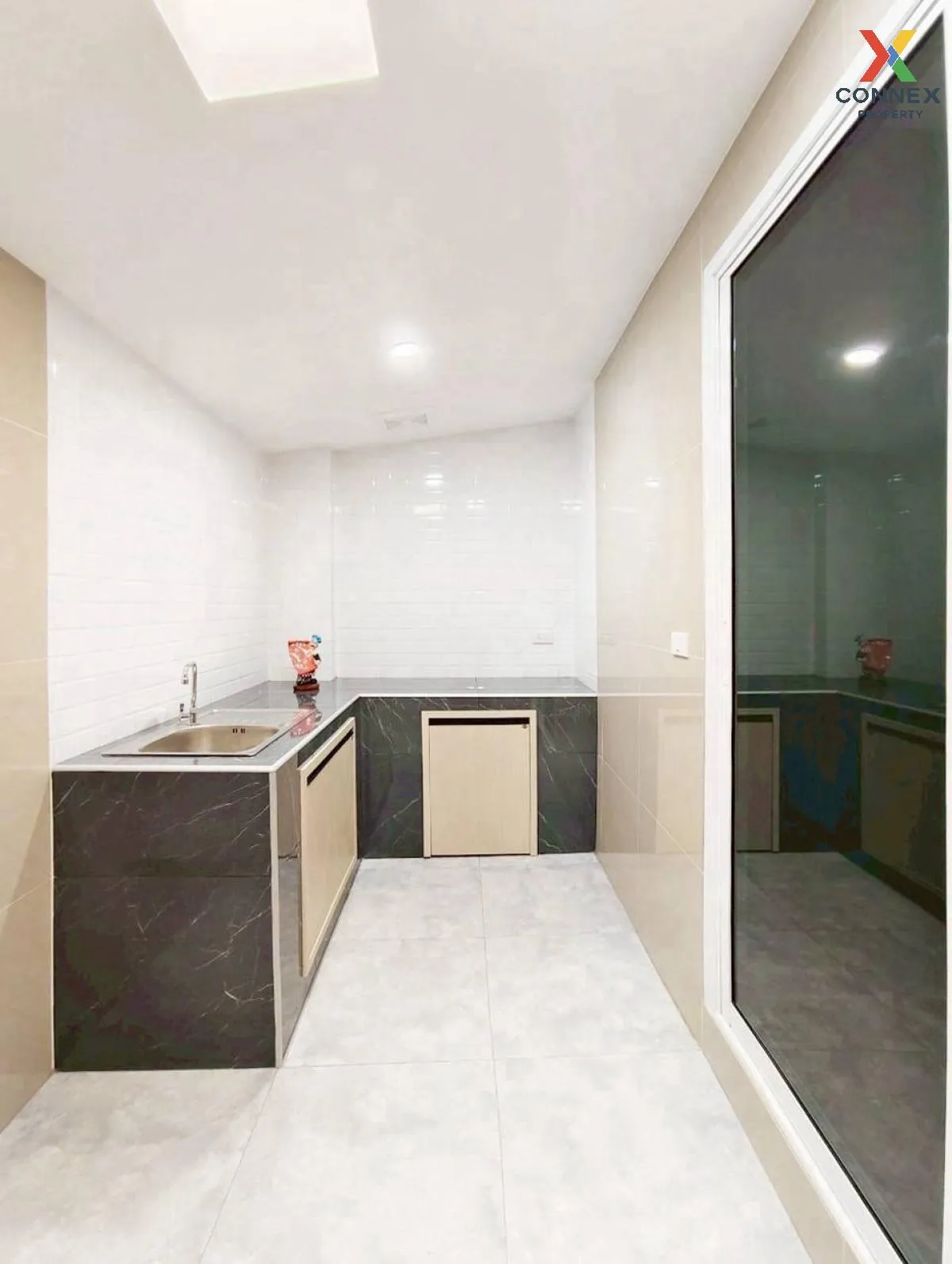 For Sale Townhouse/Townhome  , Baan Siriwan 1 , newly renovated ,