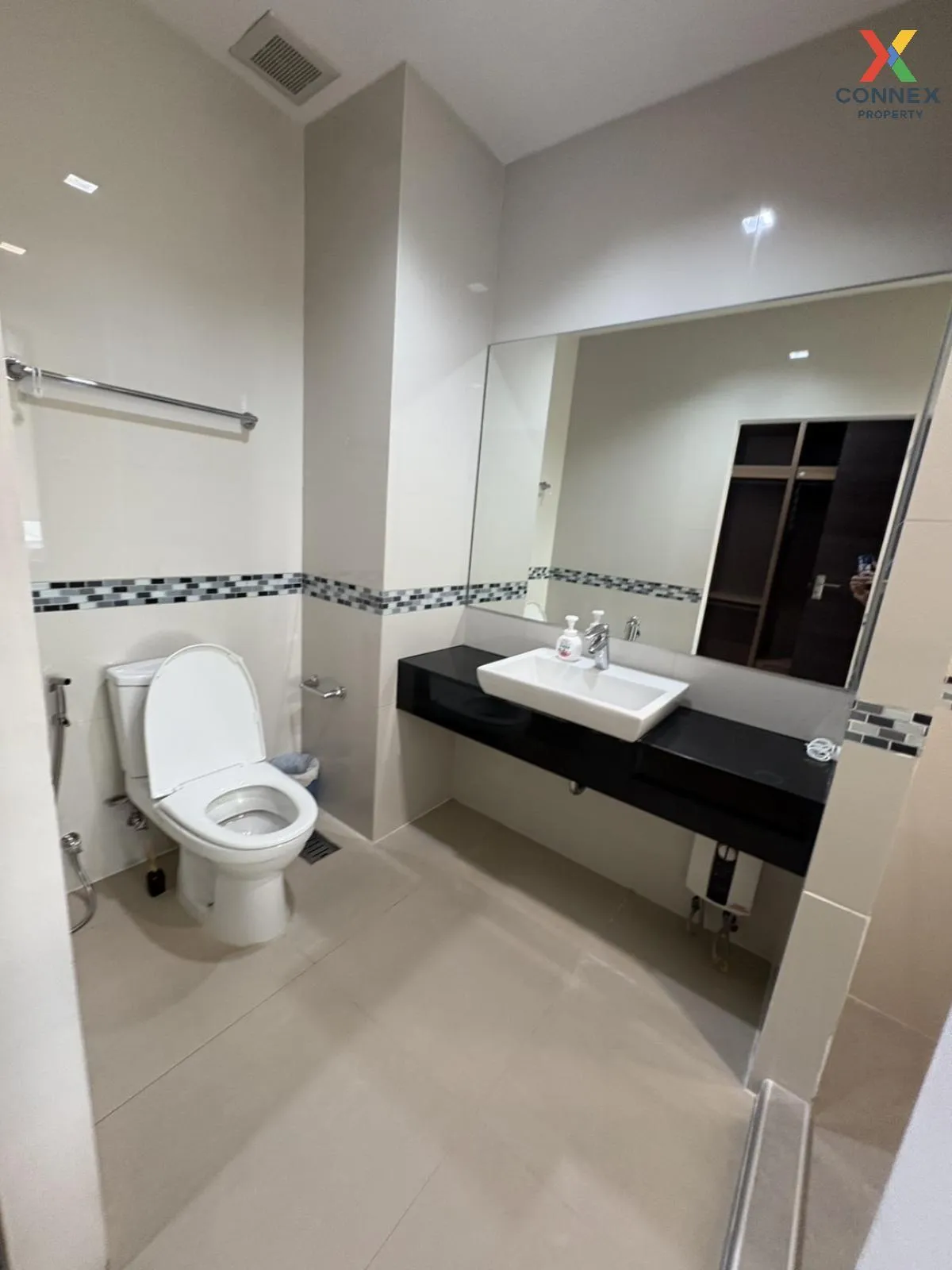 For Rent Condo , Ideo Q Phayathai , newly renovated , BTS-Phaya T