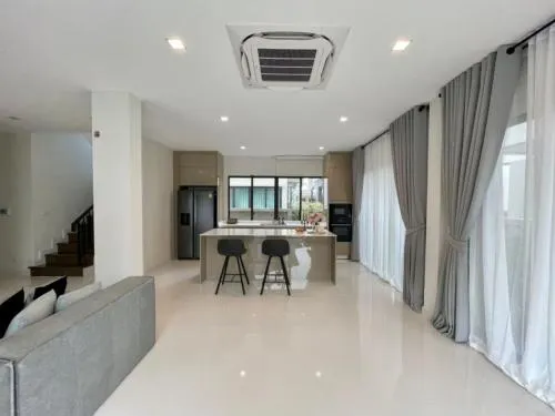 เช่าบ้าน  บางกอก บูเลอวาร์ด พระราม 9 ทับช้าง เขต สะพานสูง กรุงเทพ CX-125177