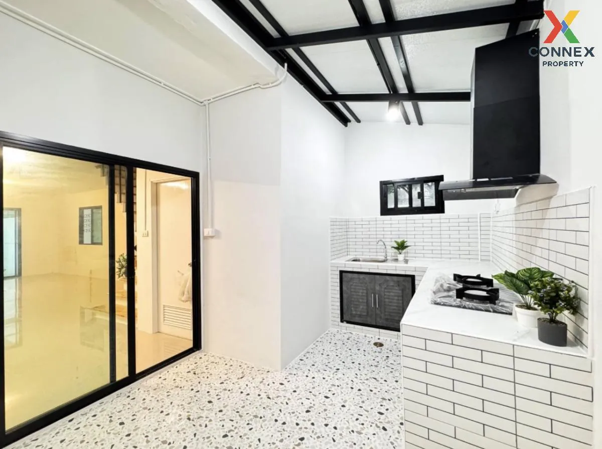 ขายบ้าน  บ้านร่มประดู่ เพชรเกษม 104 ห้องมุม รีโนเวทใหม่ กระทุ่มล้
