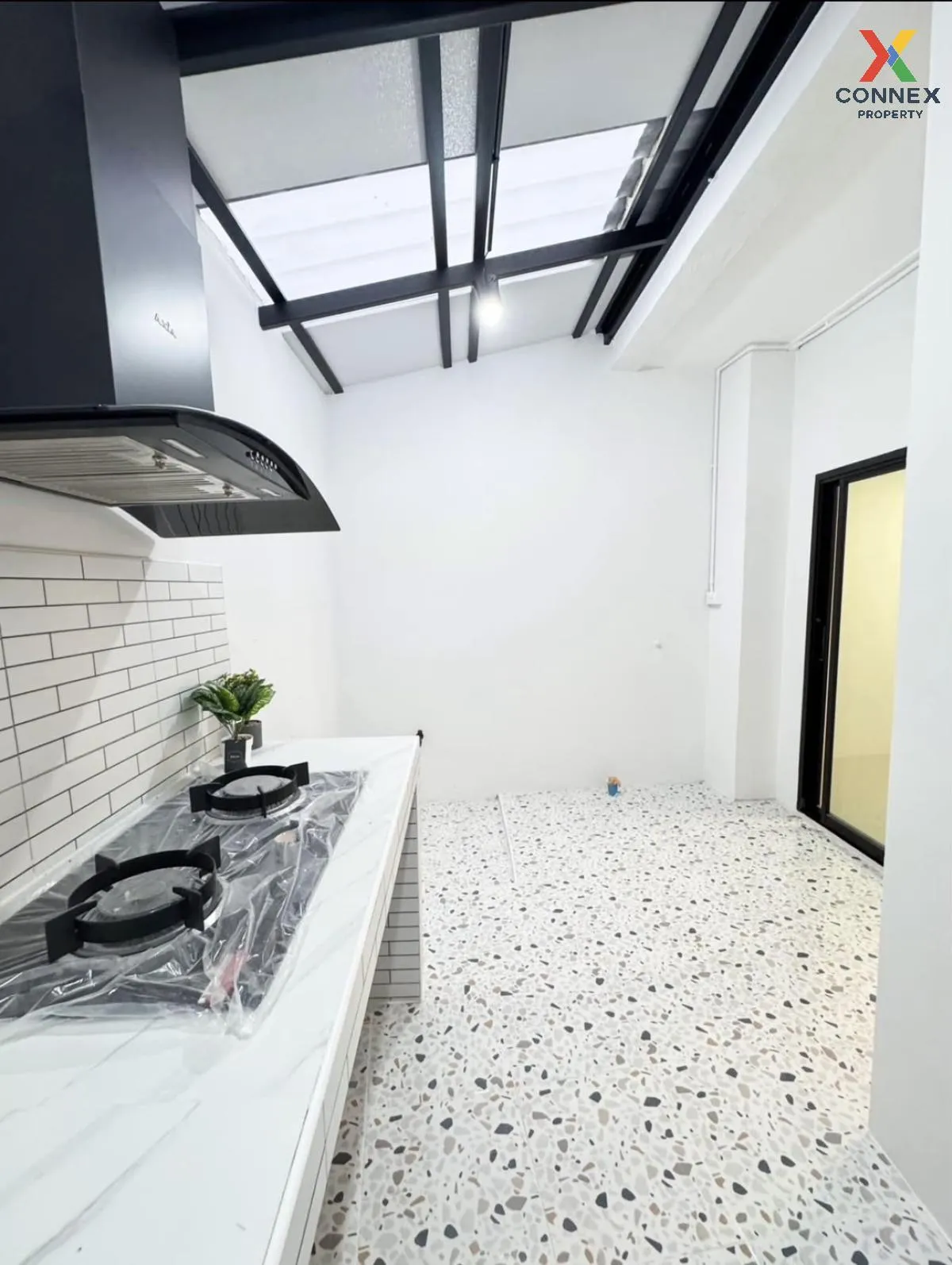 ขายบ้าน  บ้านร่มประดู่ เพชรเกษม 104 ห้องมุม รีโนเวทใหม่ กระทุ่มล้