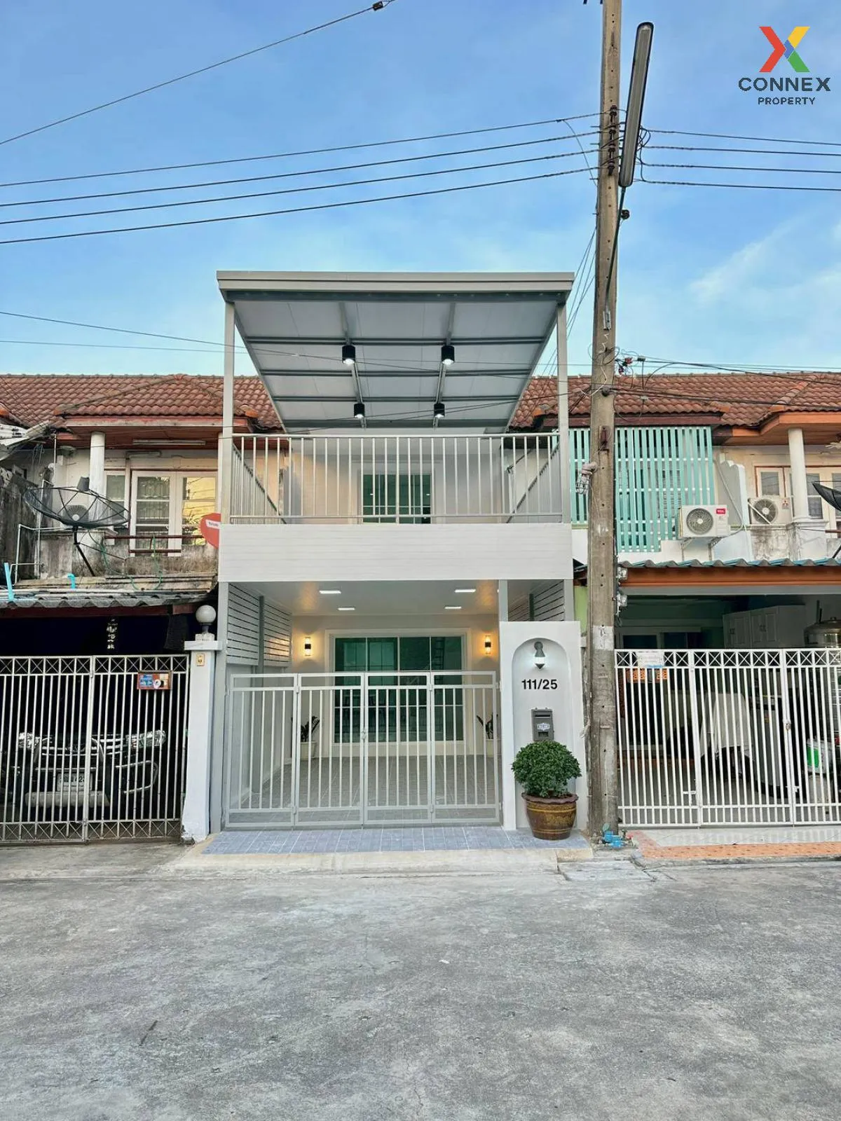 For Sale Townhouse/Townhome  , Baan Duriyanon , newly renovated , 1