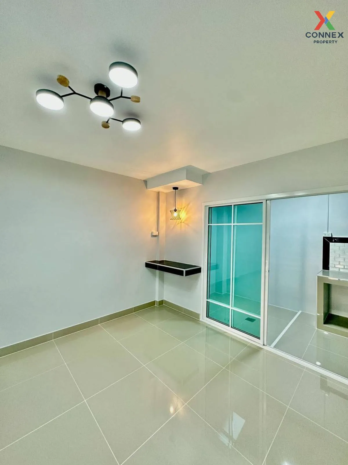 ขายทาวน์เฮ้าส์/ทาวน์โฮม  บ้านรัตนธานี (บางบัวทอง) รีโนเวทใหม่ บาง