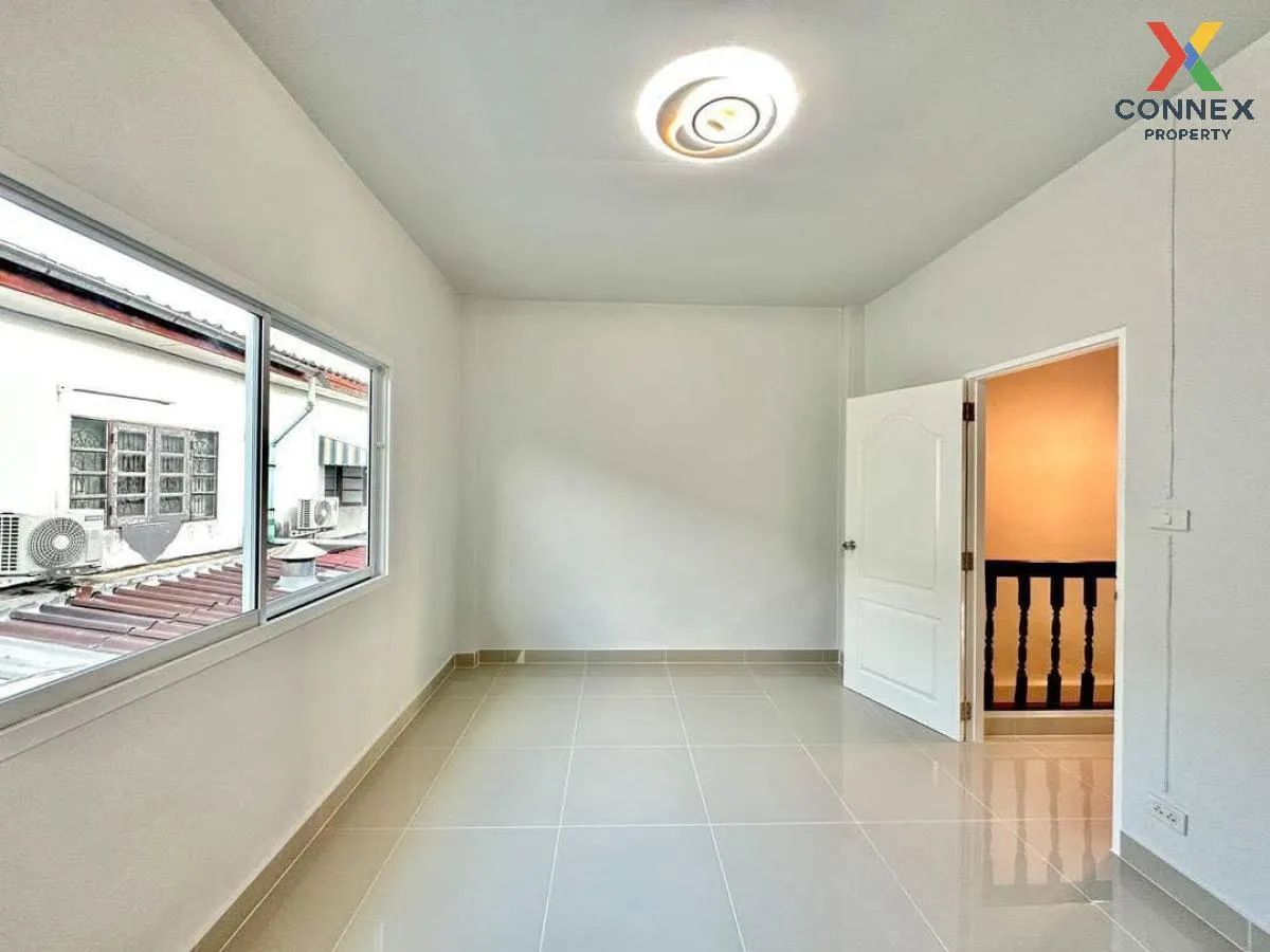 ขายทาวน์เฮ้าส์/ทาวน์โฮม  บ้านรัตนธานี (บางบัวทอง) รีโนเวทใหม่ บาง