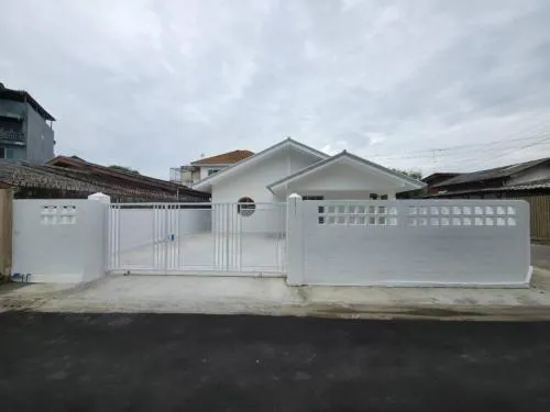 ขายบ้านเดี่ยว 2 ชั้น พื้นที่ 59 ตรว. เพชรเกษม81 - 69  ถนนเลียบคลองภาษีเจริญฝั่งเหนือ กรุงเทพมหานคร หนองแขม เขต หนองแขม กรุงเทพ CX-125329