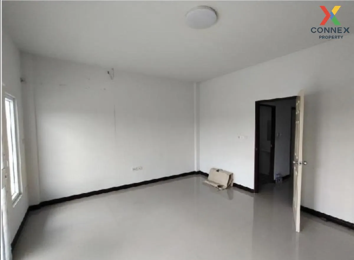 For Sale Townhouse/Townhome  , Greenland 2 , Wang Nam Khiao , Kam