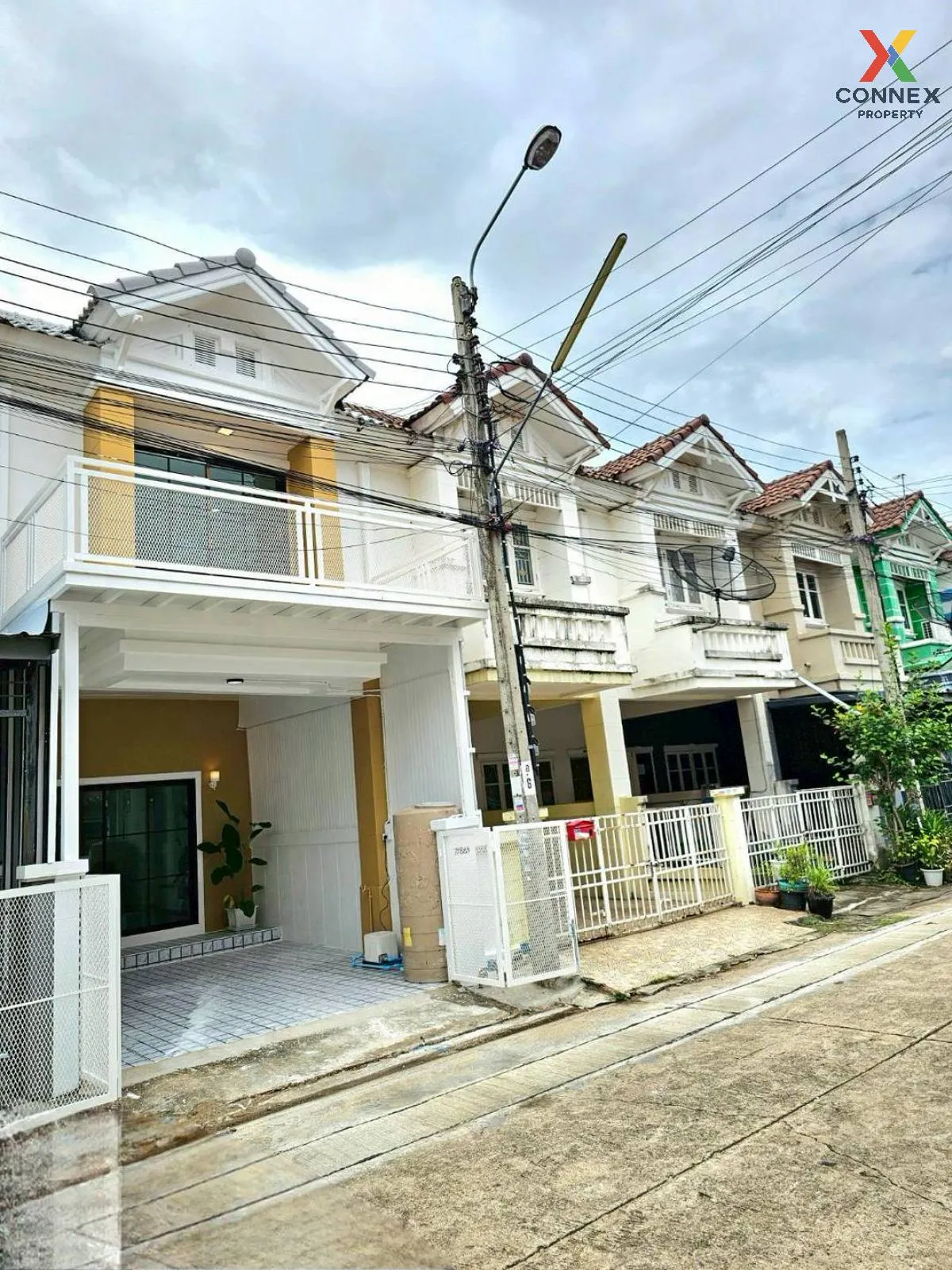 ขายทาวน์เฮ้าส์/ทาวน์โฮม  บ้านปิยวรารมย์ 3 รีโนเวทใหม่ ไทรน้อย ไทร 2