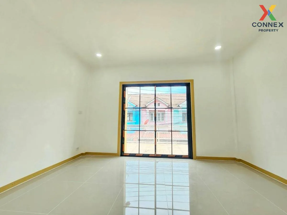 ขายทาวน์เฮ้าส์/ทาวน์โฮม  บ้านปิยวรารมย์ 3 รีโนเวทใหม่ ไทรน้อย ไทร