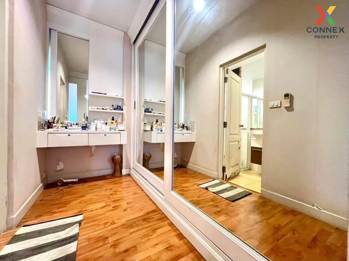 For Sale House , Life Bangkok Boulevard Ramintra 23 , MRT-Lat Pla