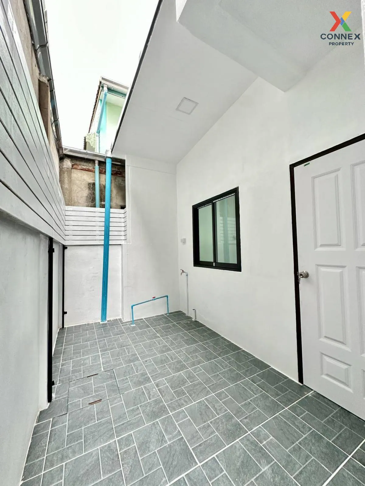 For Sale Townhouse/Townhome  , Suthawan , newly renovated , Bang 