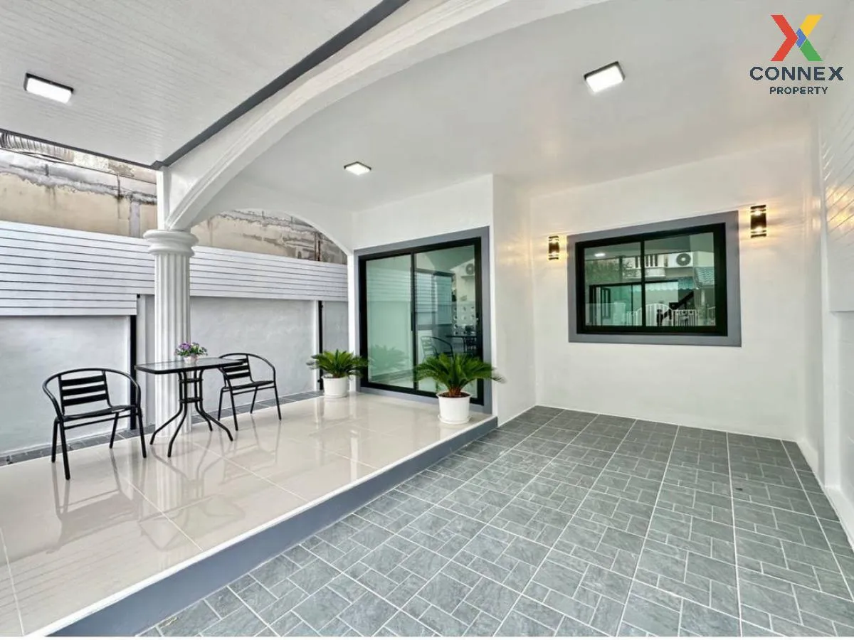 For Sale Townhouse/Townhome  , Suthawan , newly renovated , Bang 