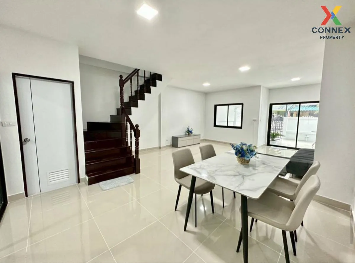 For Sale Townhouse/Townhome  , Suthawan , newly renovated , Bang 