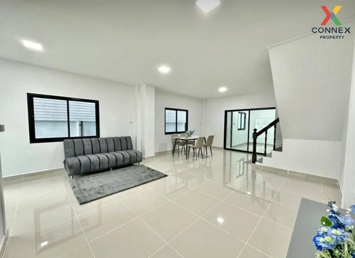 For Sale Townhouse/Townhome  , Suthawan , newly renovated , Bang 