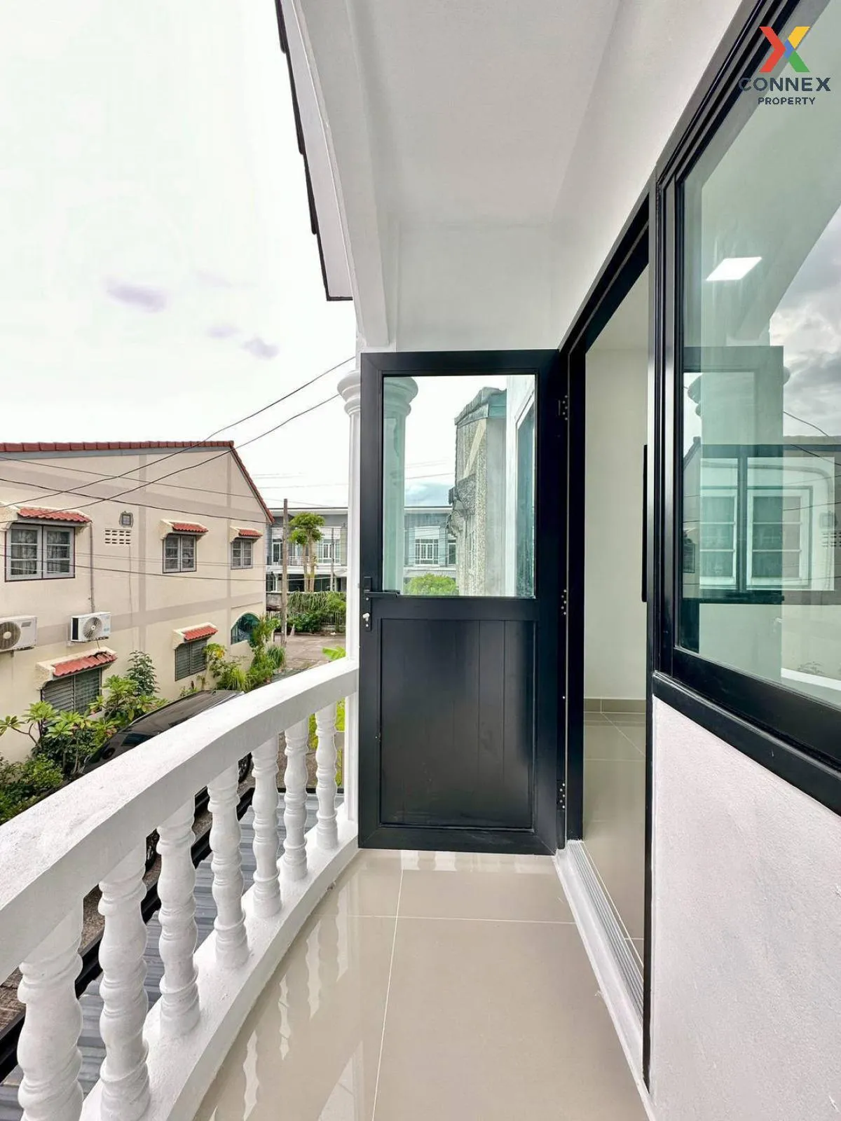 For Sale Townhouse/Townhome  , Suthawan , newly renovated , Bang 