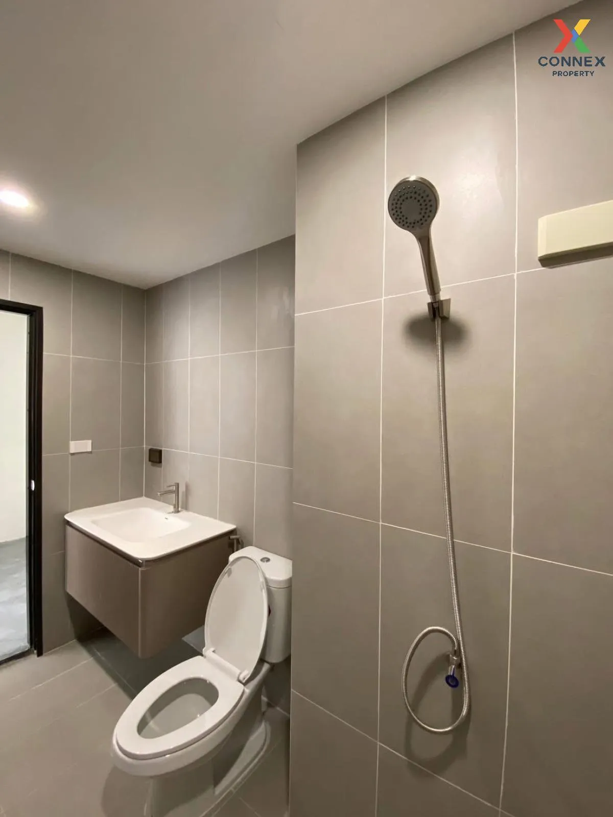 For Sale Townhouse/Townhome  , Friendship Village , newly renovat