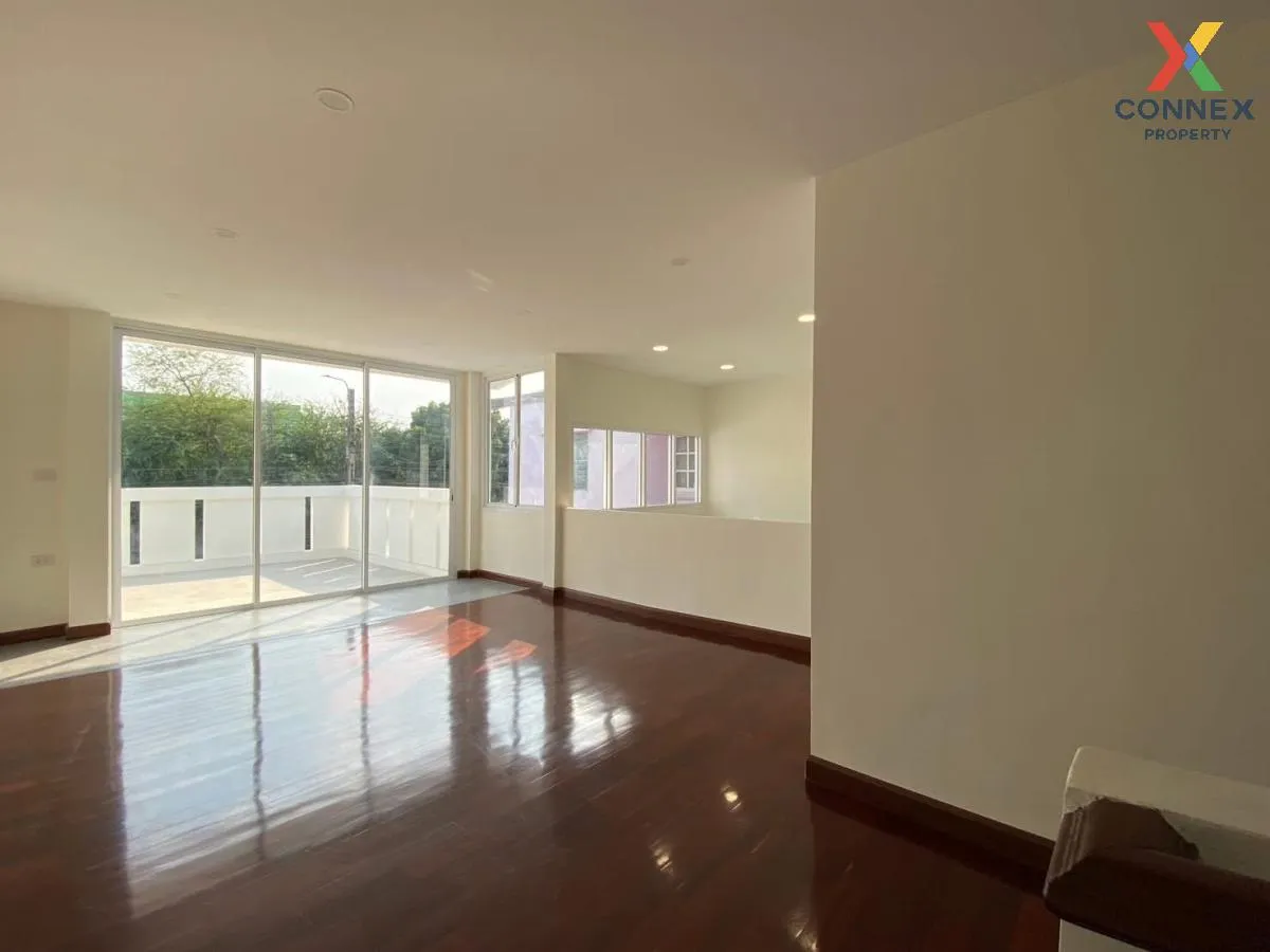 For Sale Townhouse/Townhome  , Friendship Village , newly renovat