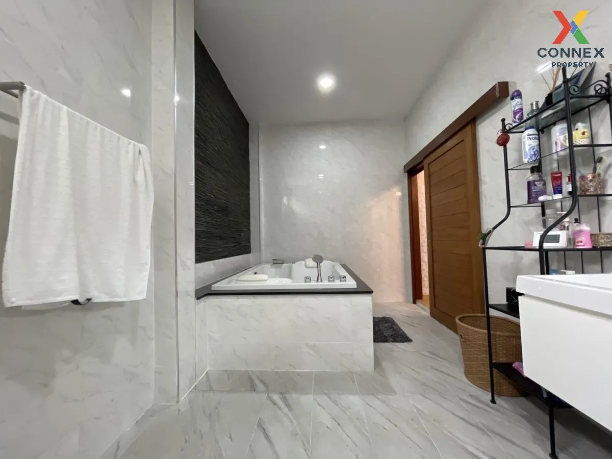 For Sale House , Baan Preecha Suwinthawong , Saen Saep , Min Buri