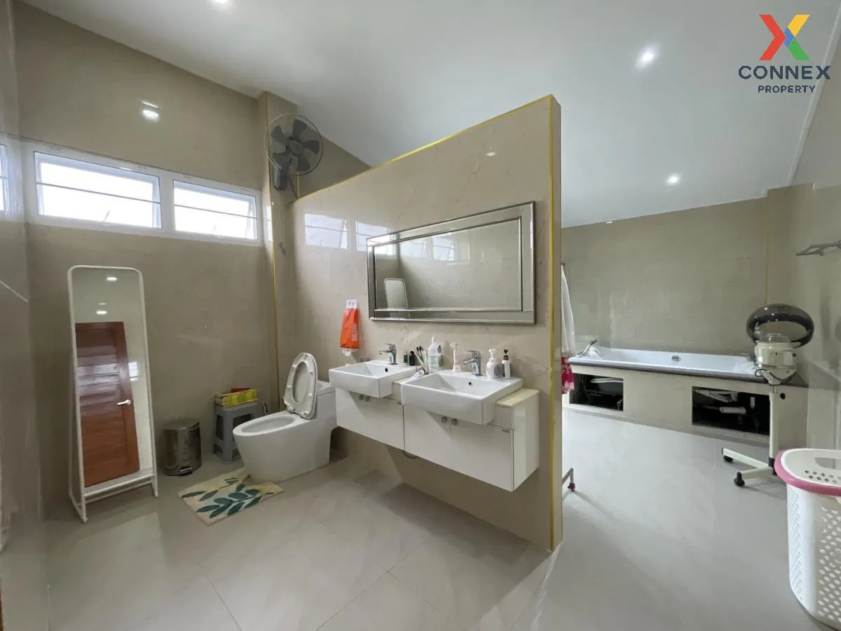For Sale House , Baan Preecha Suwinthawong , Saen Saep , Min Buri