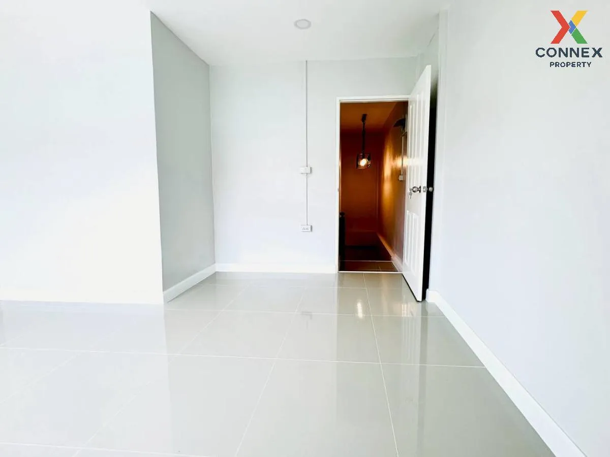 For Sale Townhouse/Townhome  , Baan Buathong 3 , newly renovated 