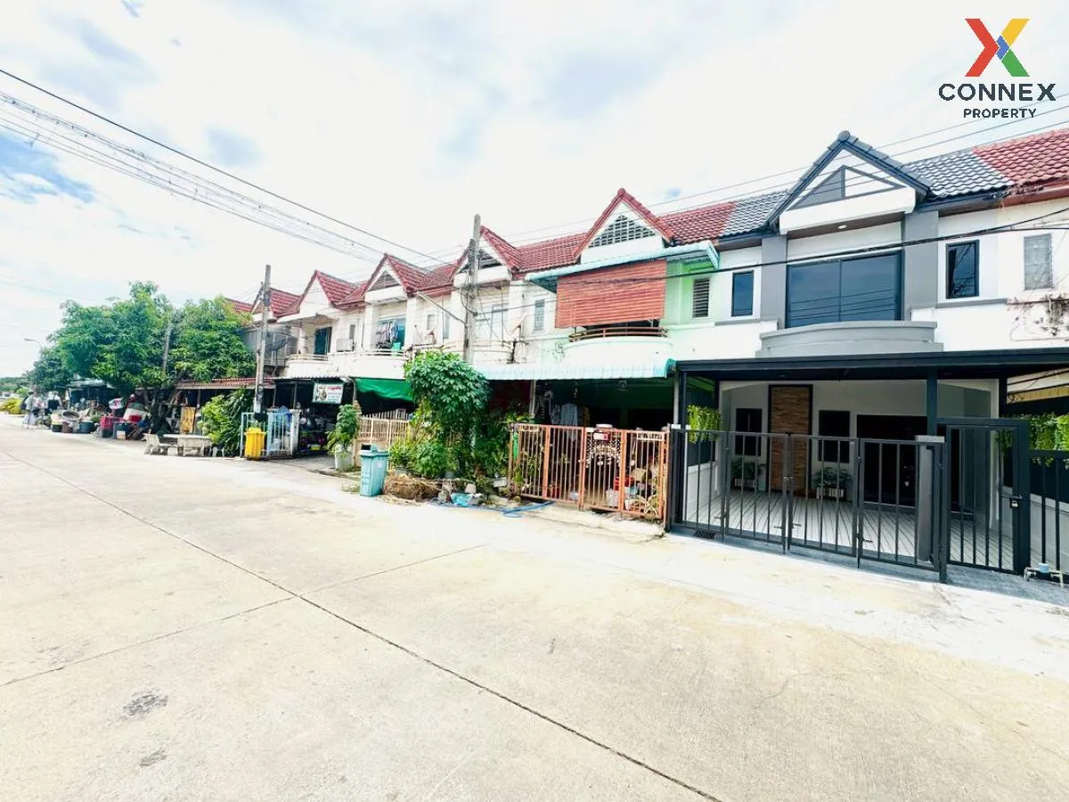 For Sale Townhouse/Townhome  , Baan Pharuai Bangbouthong , newly  2