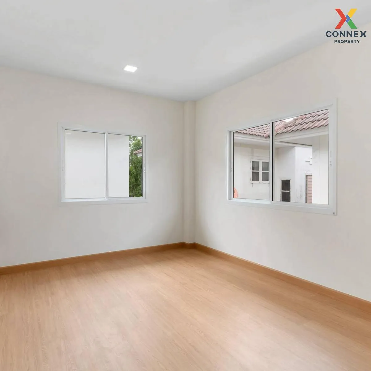 For Sale House , SENA Green Ville Lamlukka - Klong 2 , wide front