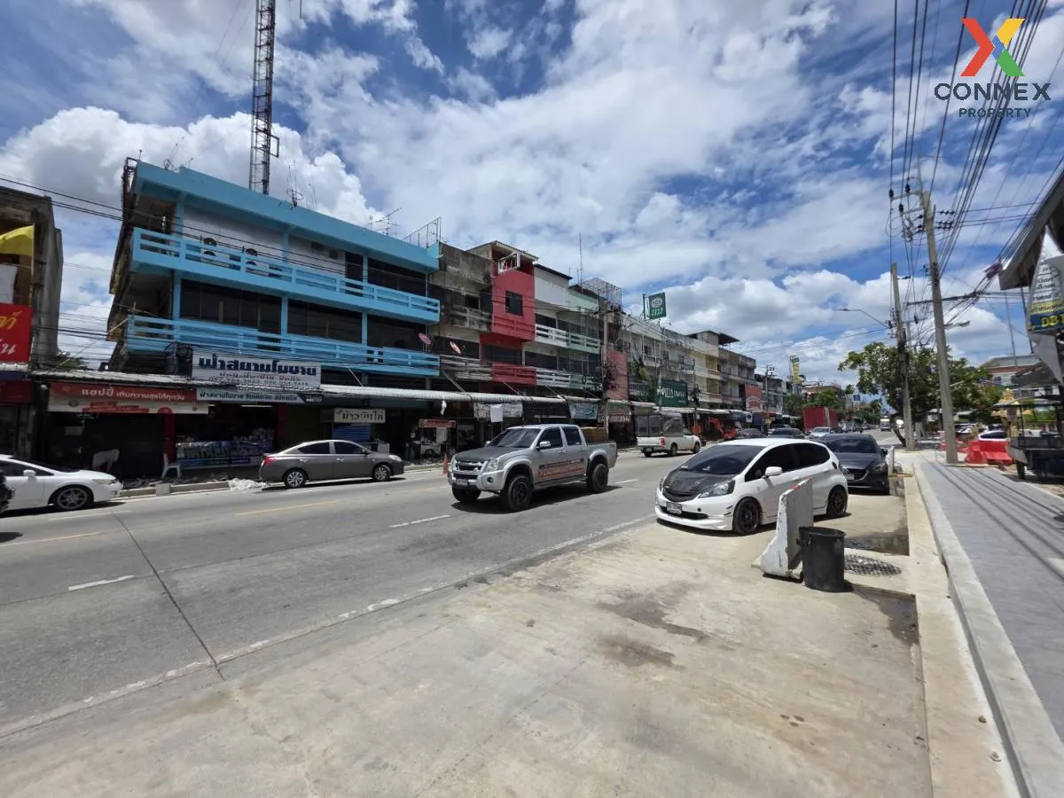 For Sale 3 - storey commercial building area 139.4 square wah Non 2