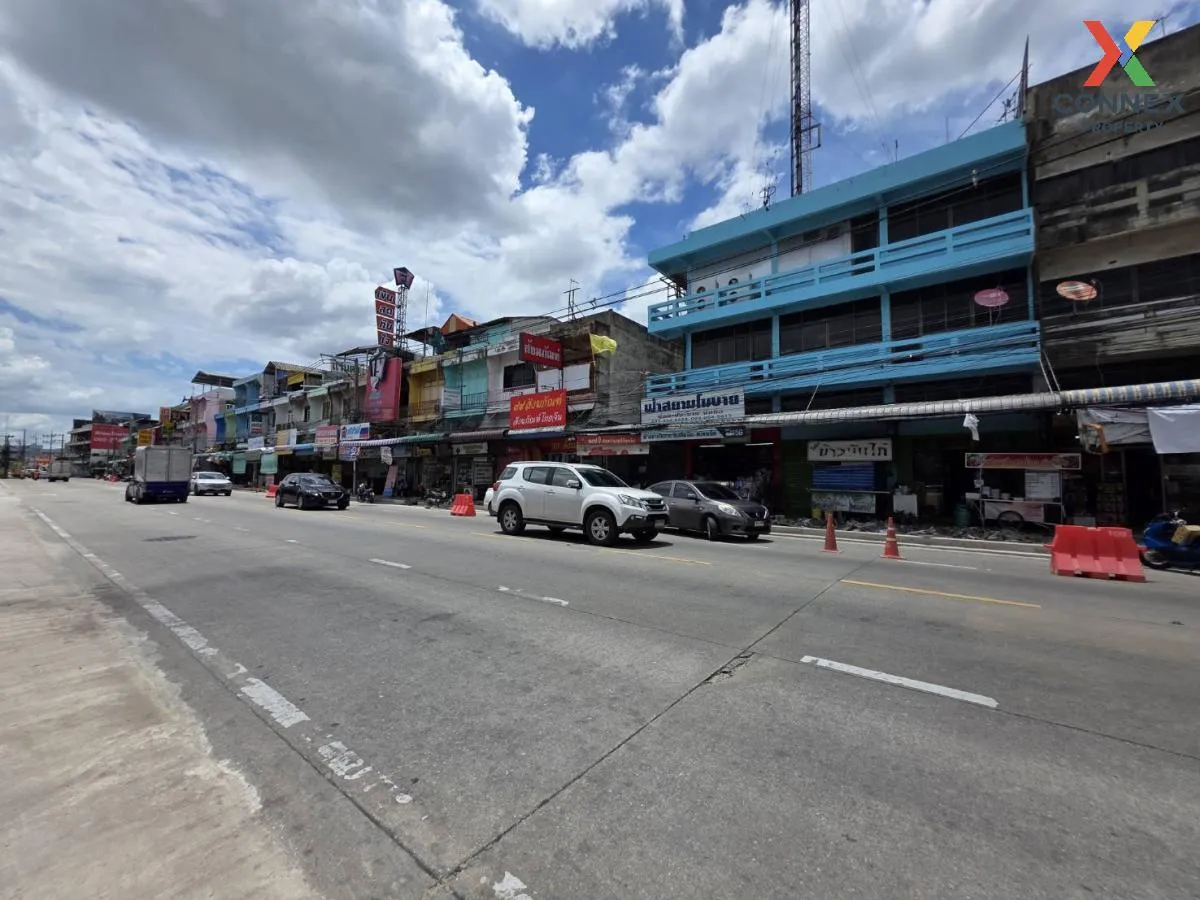 For Sale 3 - storey commercial building area 139.4 square wah Non 3