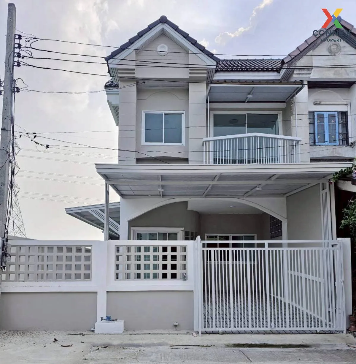 For Sale Townhouse/Townhome  , Baan Supakorn , corner unit , newl 1