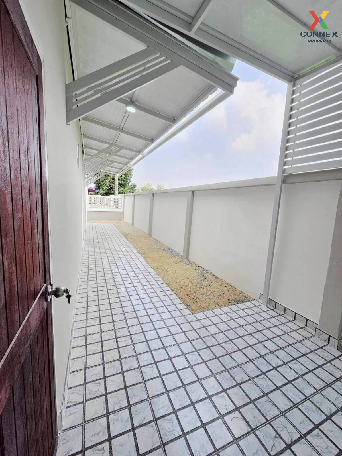 For Sale Townhouse/Townhome  , Baan Supakorn , corner unit , newl