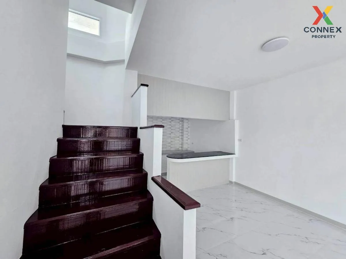 For Sale Townhouse/Townhome  , Baan Supakorn , corner unit , newl
