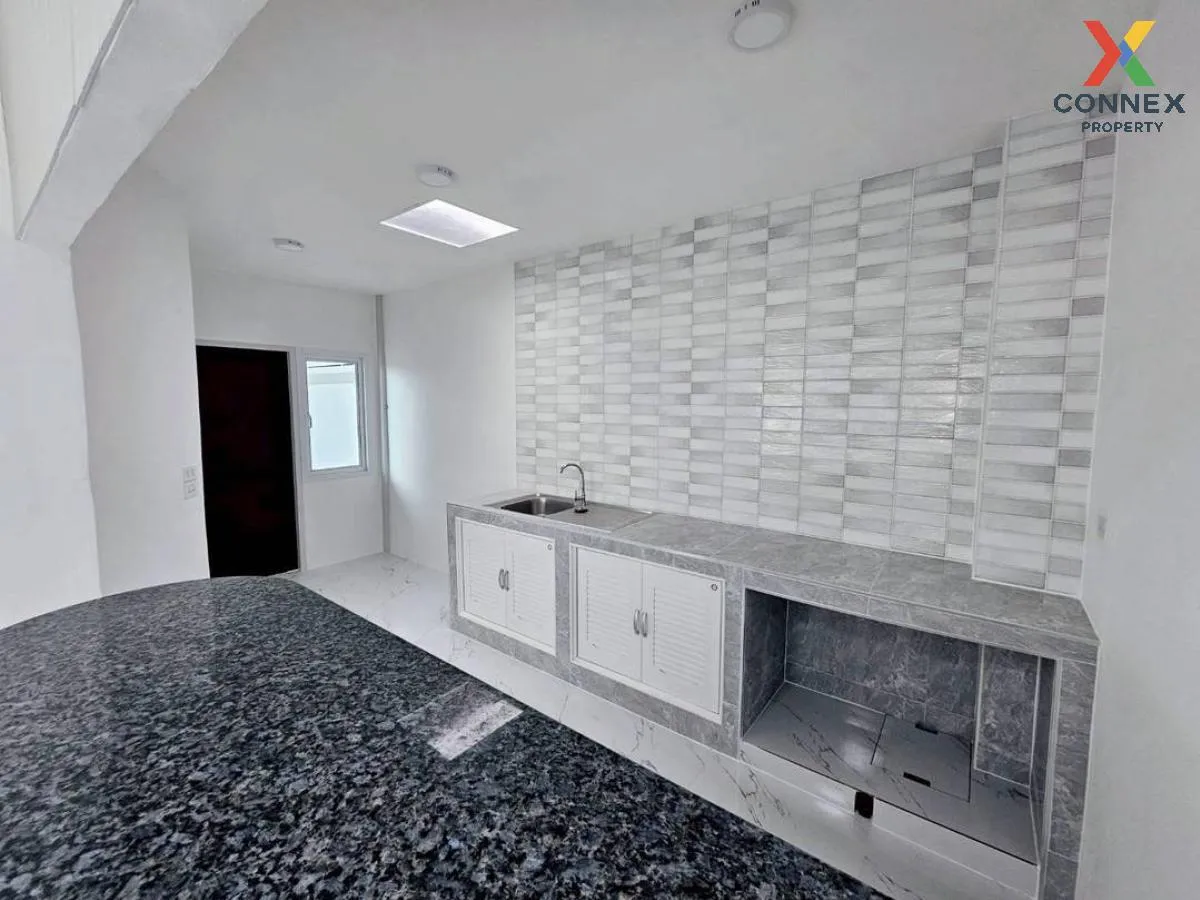 For Sale Townhouse/Townhome  , Baan Supakorn , corner unit , newl
